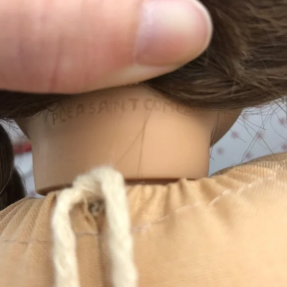 American Girl Pleasant Company Molly McIntire Doll - Picture 11 of 13